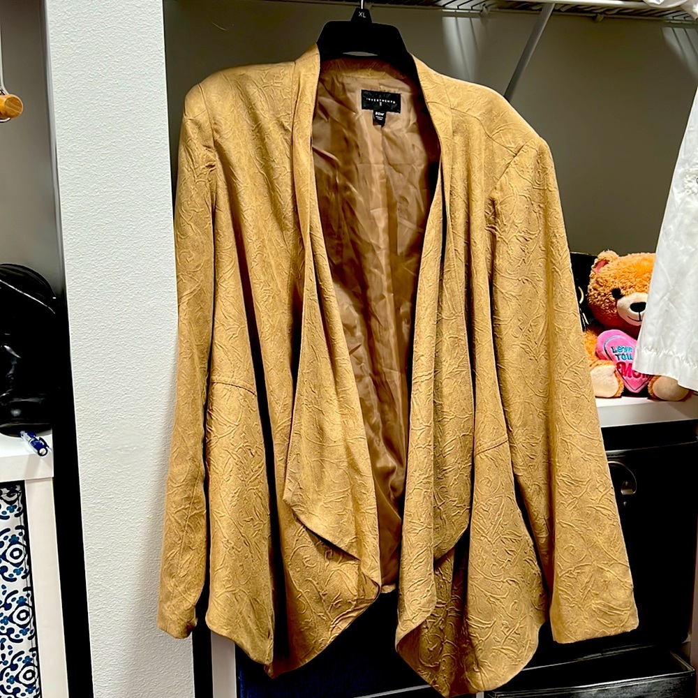 Ladies tan suede light weight open front jacket. Purchased from Dillards